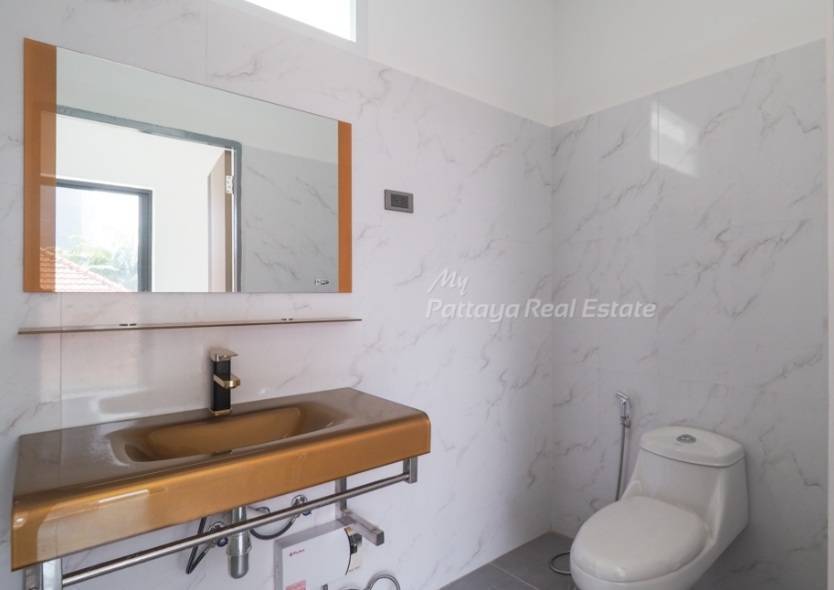 ขายบ้านพัทยา บางแสน ชลบุรี สัตหีบ : วิลล่าหรูระดับมาตรฐานยุโรปใหม่เอี่ยมบนเขาพระตำหนัก – ใช้ชีวิตติดทะเลเพียง 5 นาทีจากชายหาด!