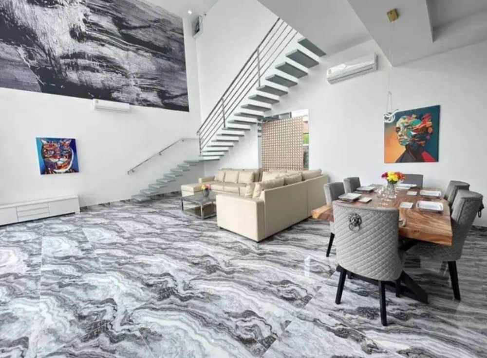 ขายบ้านพัทยา บางแสน ชลบุรี สัตหีบ : วิลล่าหรูระดับมาตรฐานยุโรปใหม่เอี่ยมบนเขาพระตำหนัก – ใช้ชีวิตติดทะเลเพียง 5 นาทีจากชายหาด!