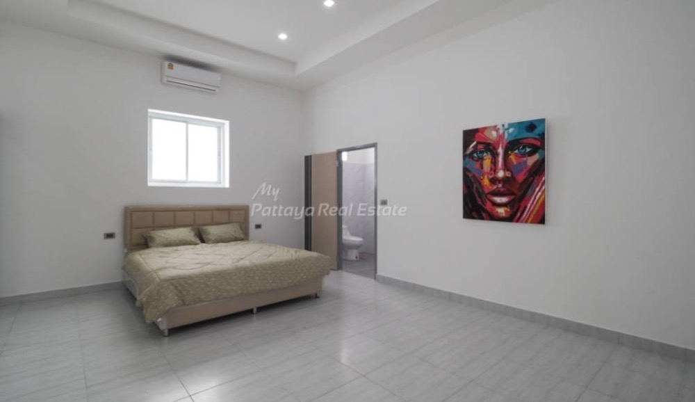 ขายบ้านพัทยา บางแสน ชลบุรี สัตหีบ : วิลล่าหรูระดับมาตรฐานยุโรปใหม่เอี่ยมบนเขาพระตำหนัก – ใช้ชีวิตติดทะเลเพียง 5 นาทีจากชายหาด!