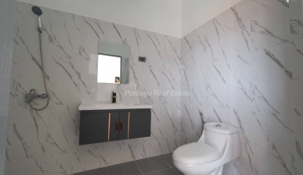 ขายบ้านพัทยา บางแสน ชลบุรี สัตหีบ : วิลล่าหรูระดับมาตรฐานยุโรปใหม่เอี่ยมบนเขาพระตำหนัก – ใช้ชีวิตติดทะเลเพียง 5 นาทีจากชายหาด!