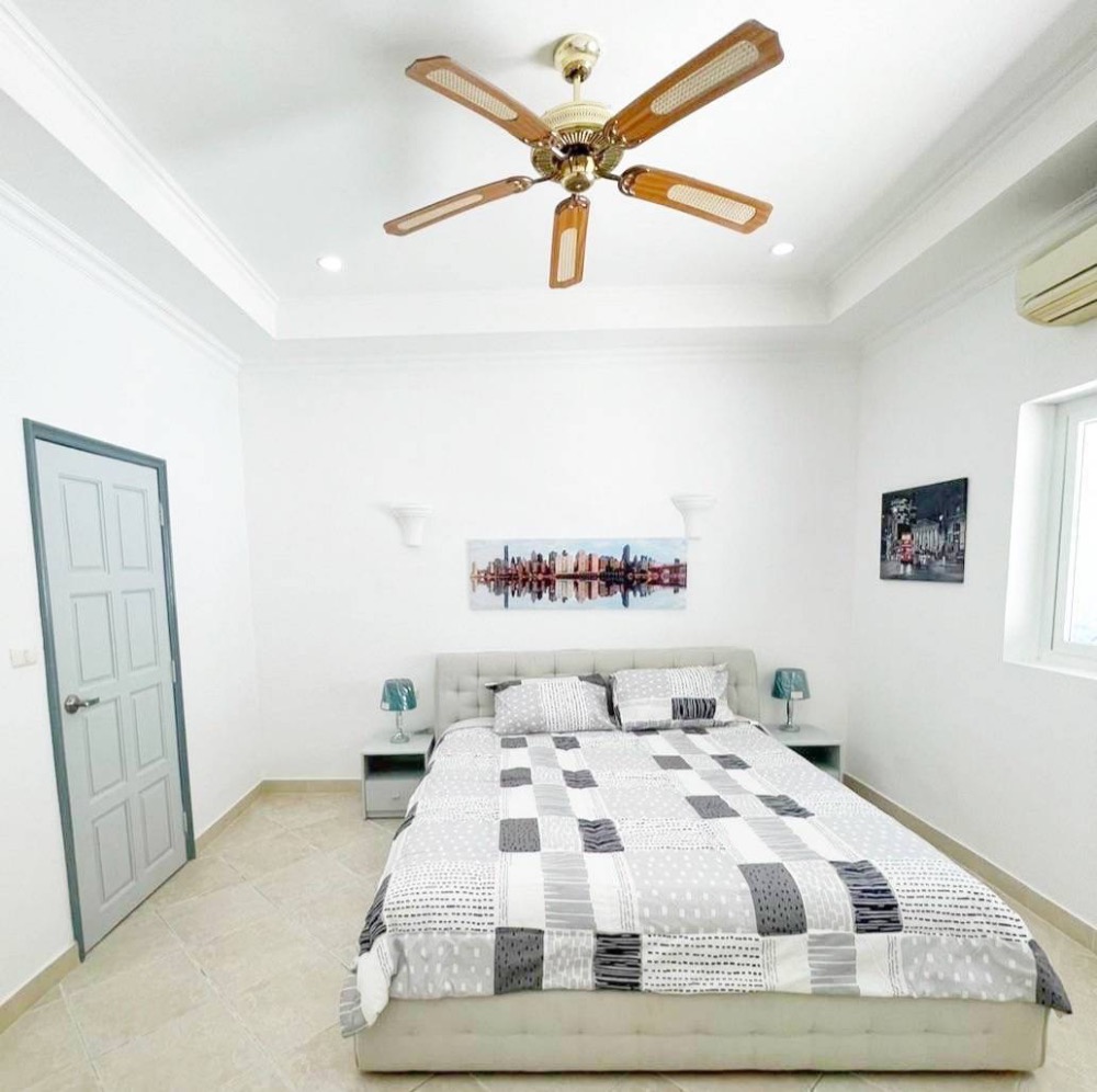 ขายบ้านพัทยา บางแสน ชลบุรี สัตหีบ : โอกาสการลงทุนในวิลล่าหรูพร้อมสระว่ายน้ำ 12 ห้องนอน ใน Majestic Residence บนเขาพระตำหนัก!!