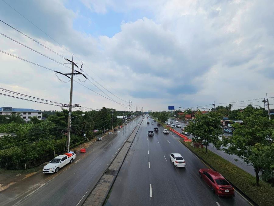 For SaleLandPhutthamonthon, Salaya : Land for sale, Phutthamonthon Sai 6, Nakhon Pathom Province - Land next to Borommaratchachonnani Road - Total area 120 rai, 4 plots, can be sold separately