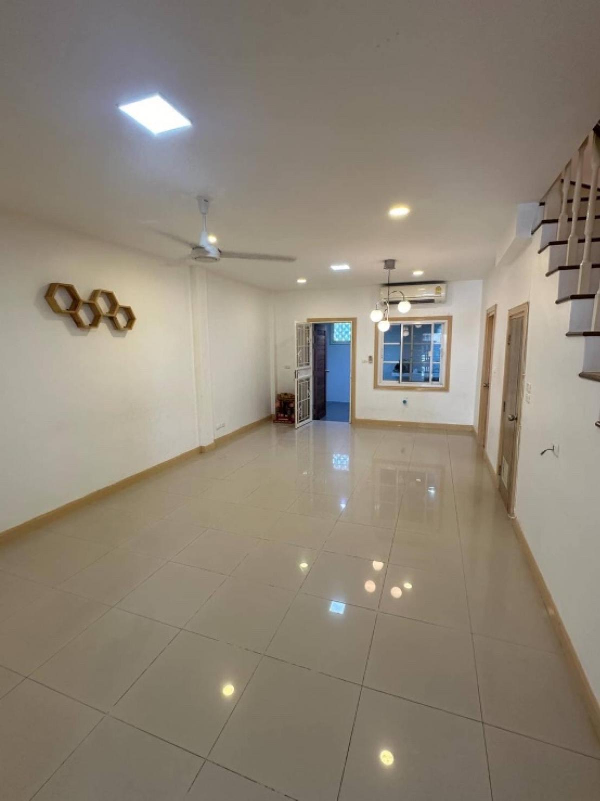 For SaleTownhomeRama 2, Bang Khun Thian : For sale: 3-storey townhouse, Park Ratchawadi Village, Rama 2, newly renovated, beautiful, ready to move in ***4 free air conditioners*** Interested, call: 0922829196