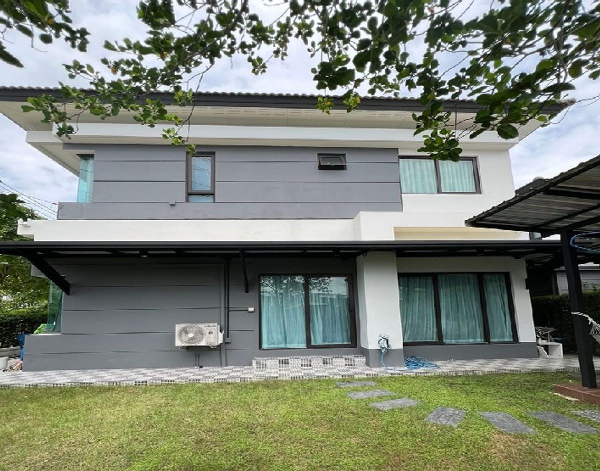 For RentBang kae, Phetkasem : For Rent, 2 -story luxury detached house for rent. Grand Bangkok Boulevard RATCHAPRUEK - Rattanathibate Grand Bangkok Boulevard Ratchapruek - Rattanathibet Furniture There is a waterfall in the house near BTS Tha It / living.