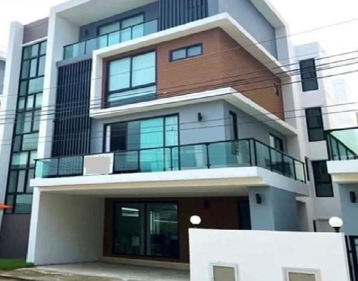 ให้เช่าโฮมออฟฟิศบางนา แบริ่ง ลาซาล : For Rent ให้เช่าอาคารสำนักงาน 4 ชั้น โครงการเดอะเบส ติดถนนกิ่งแก้ว บางนา เข้าซอยกิ่งแก้ว 19 อาคารสภาพใหม่ แอร์ 8 เครื่อง มีเฟอร์นิเจอร์สำนักงาน เหมาะเป็นสำนักงาน จดบริษัทได้