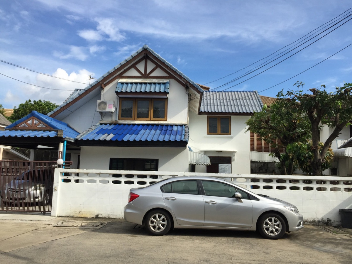 ให้เช่าบ้านโชคชัย4 ลาดพร้าว71 : ให้เช่าบ้านเดี่ยว ถนนนาคนิวาส48 แอร์เฟอร์นิเจอร์บางส่วน มี3นอน2น้ำ ราคาเช่าเดือนละ28,000บาท