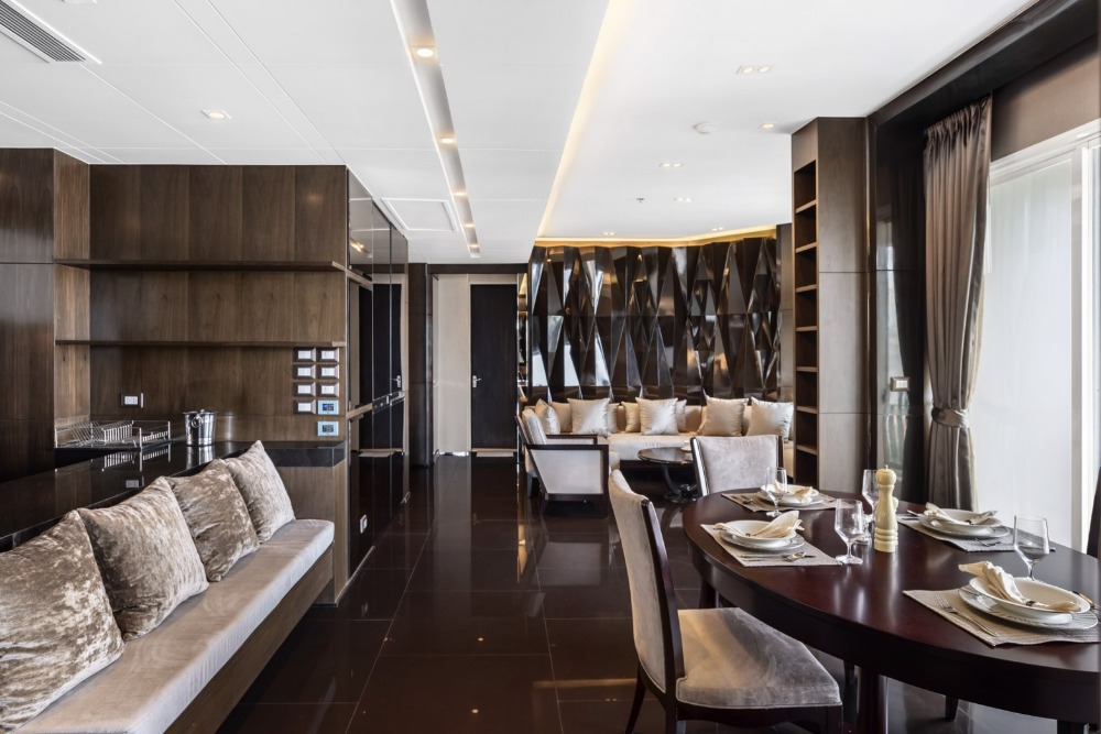 For SaleCondoWitthayu, Chidlom, Langsuan, Ploenchit : Combine unit for sale  - Fully Furnished 2 Bed 2 Bath The Address Chidlom, close to BTS Chidlom and Central Chidlom