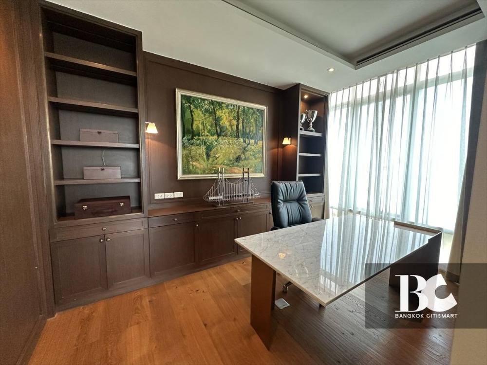 For SaleCondoWitthayu, Chidlom, Langsuan, Ploenchit : Luxurious Penthouse for sale - Stunning view with Fully Furnished (Ready to move in) 3 Bed 4 Bath, 185 Rajadamri, close to BTS Rajdamri station