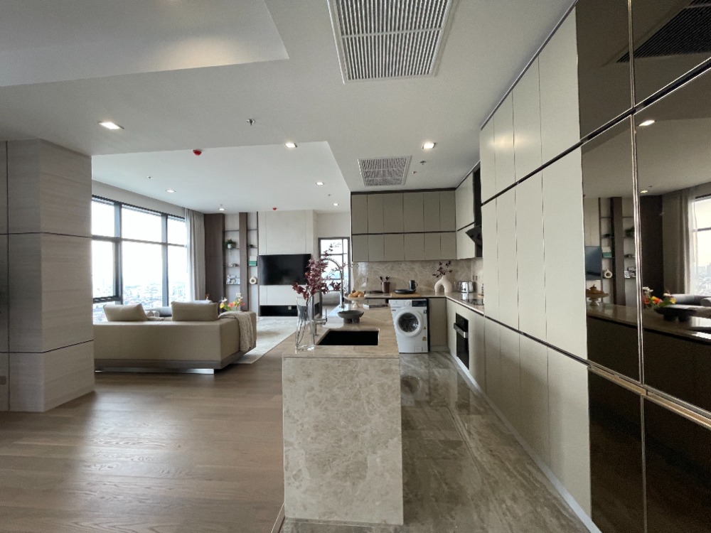 ขายคอนโดราชเทวี พญาไท : ขายคอนโดหรู super luxury คอนเนอร์ ราชเทวี ห้องPenthouse ฟังก์ชัน 3 ห้องนอน 3 ห้องน้ำ พื้นที่ใช้สอย 173 ตร.ม. ตกแต่งครบ พร้อมเฟอร์นิเจอร์และเครื่องใช้ไฟฟ้า เดินทางสะดวก ใกล้กับ BTS ราชเทวี และสยามพารากอน