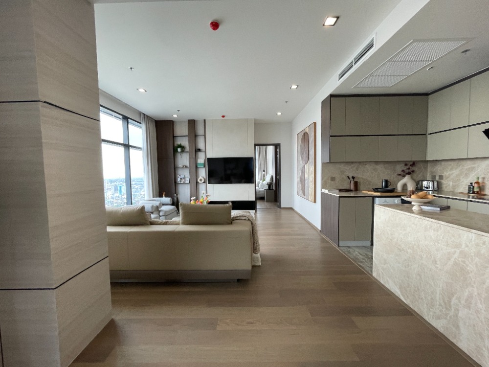 For SaleCondoRatchathewi,Phayathai : For sale, super luxury condo, Conner Ratchawithi, Penthouse room, 3 bedrooms, 3 bathrooms, usable area 173 sq m, fully furnished, with furniture and electrical appliances, convenient transportation, near BTS Ratchawithi and Siam Paragon.