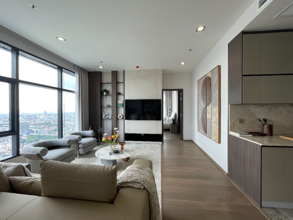 For SaleCondoRatchathewi,Phayathai : For sale, super luxury condo, Conner Ratchawithi, Penthouse room, 3 bedrooms, 3 bathrooms, usable area 173 sq m, fully furnished, with furniture and electrical appliances, convenient transportation, near BTS Ratchawithi and Siam Paragon.