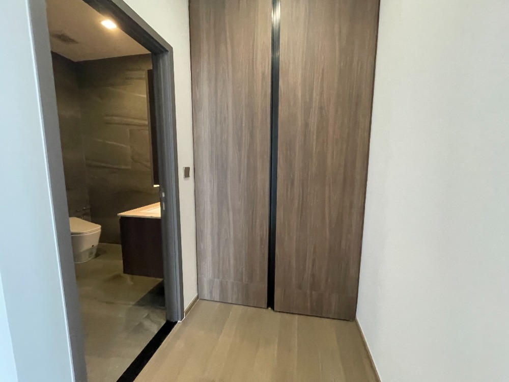 For SaleCondoRatchathewi,Phayathai : For sale, super luxury condo, Conner Ratchawithi, Penthouse room, 3 bedrooms, 3 bathrooms, usable area 173 sq m, fully furnished, with furniture and electrical appliances, convenient transportation, near BTS Ratchawithi and Siam Paragon.