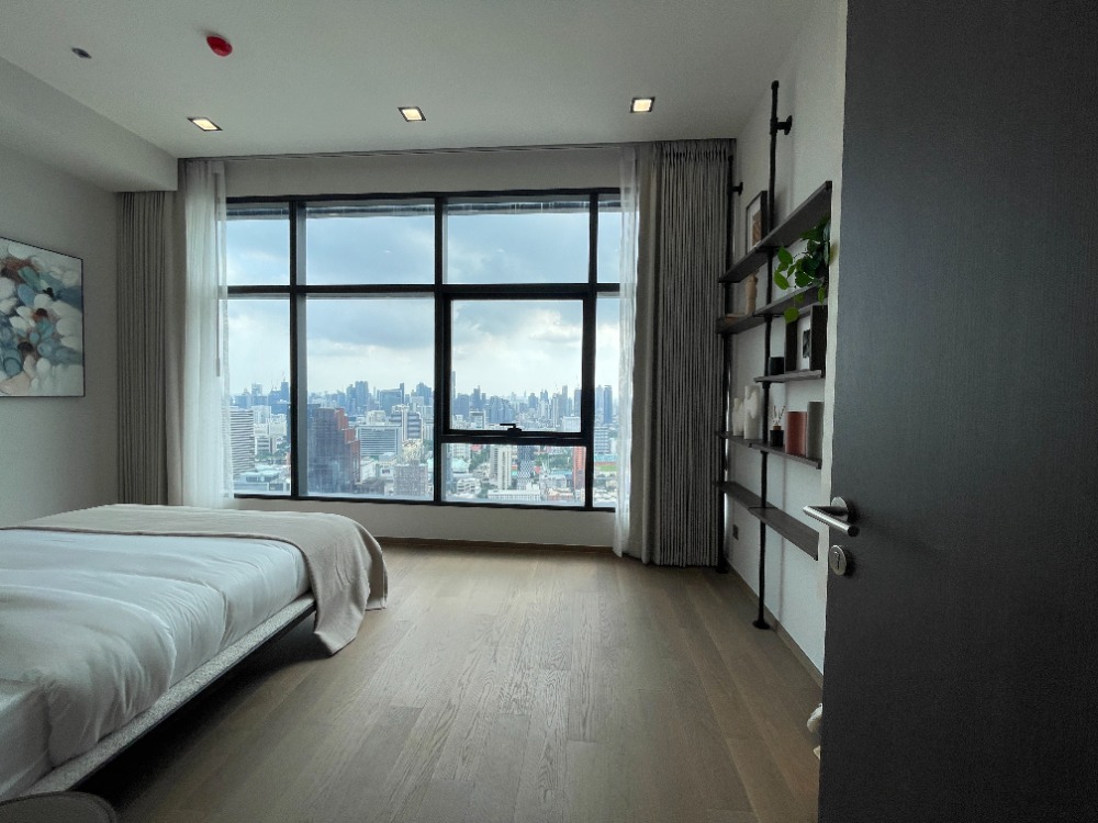 For SaleCondoRatchathewi,Phayathai : For sale, super luxury condo, Conner Ratchawithi, Penthouse room, 3 bedrooms, 3 bathrooms, usable area 173 sq m, fully furnished, with furniture and electrical appliances, convenient transportation, near BTS Ratchawithi and Siam Paragon.