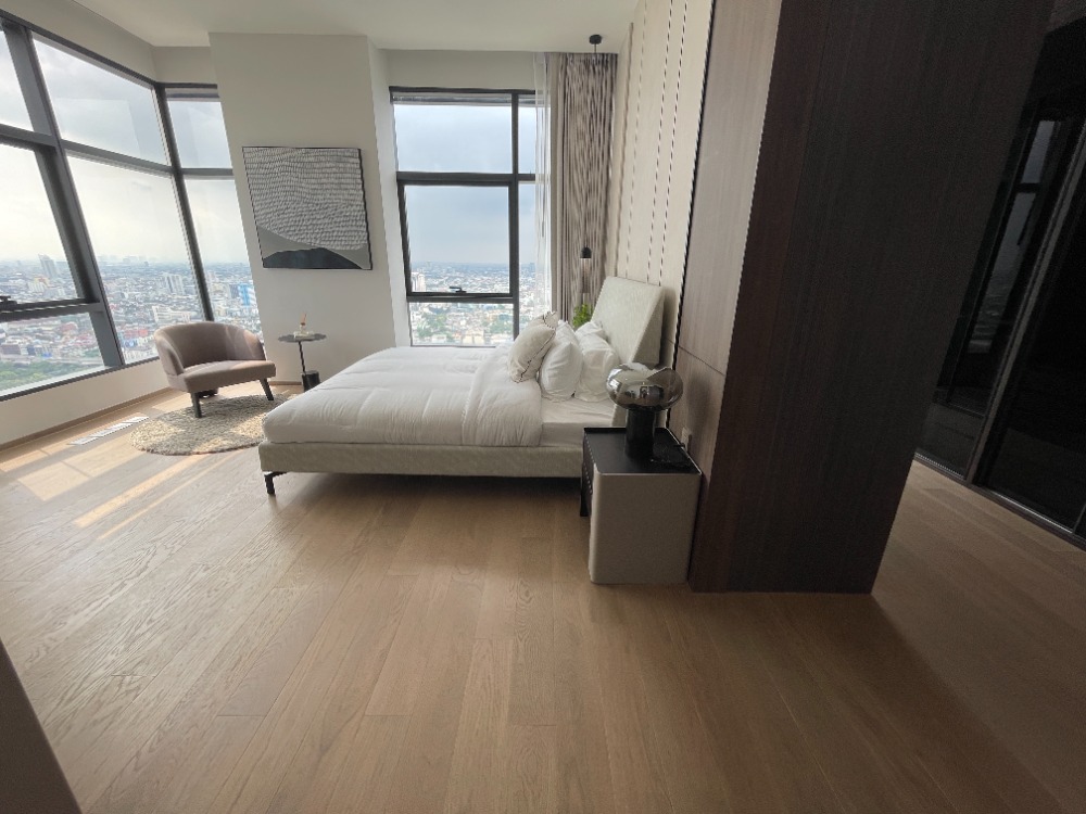 For SaleCondoRatchathewi,Phayathai : For sale, super luxury condo, Conner Ratchawithi, Penthouse room, 3 bedrooms, 3 bathrooms, usable area 173 sq m, fully furnished, with furniture and electrical appliances, convenient transportation, near BTS Ratchawithi and Siam Paragon.