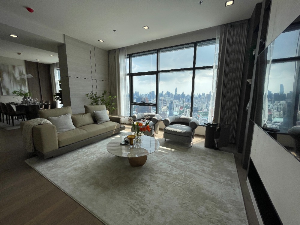 For SaleCondoRatchathewi,Phayathai : For sale, super luxury condo, Conner Ratchawithi, Penthouse room, 3 bedrooms, 3 bathrooms, usable area 173 sq m, fully furnished, with furniture and electrical appliances, convenient transportation, near BTS Ratchawithi and Siam Paragon.