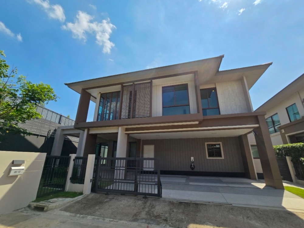 ขายบ้านพัฒนาการ ศรีนครินทร์ : 🏡 Luxurious Home for Sale - Burasiri Krungthep Kreetha - Spacious, Modern, and Ready to Move In! 🏡