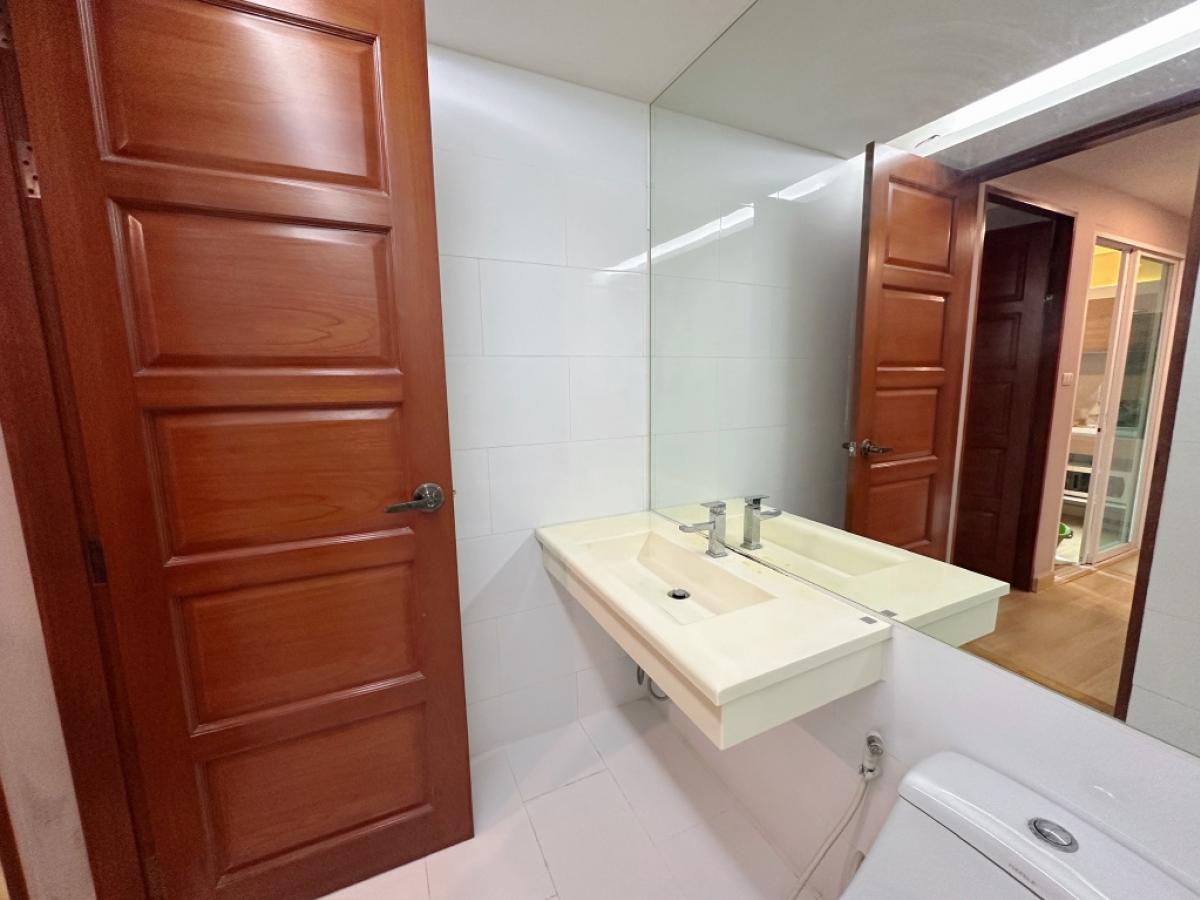 For SaleCondoRatchadapisek, Huaikwang, Suttisan : ✨  Unblocked City View on a Prime Floor | Serene Low-Rise | 1BR Near MRT & University | Great LIVE/INVEST
