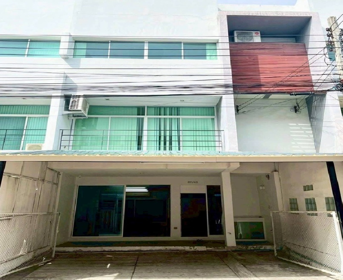 For RentHome OfficeBangna, Bearing, Lasalle : For Rent, 3-storey townhouse for rent, new condition, Deco Home project, Soi Sukhumvit 70/5 / Deco Home, 300 meters from BTS Bearing (walkable) / 4 air conditioners / curtains throughout the house / Home Office or office, can register a company
