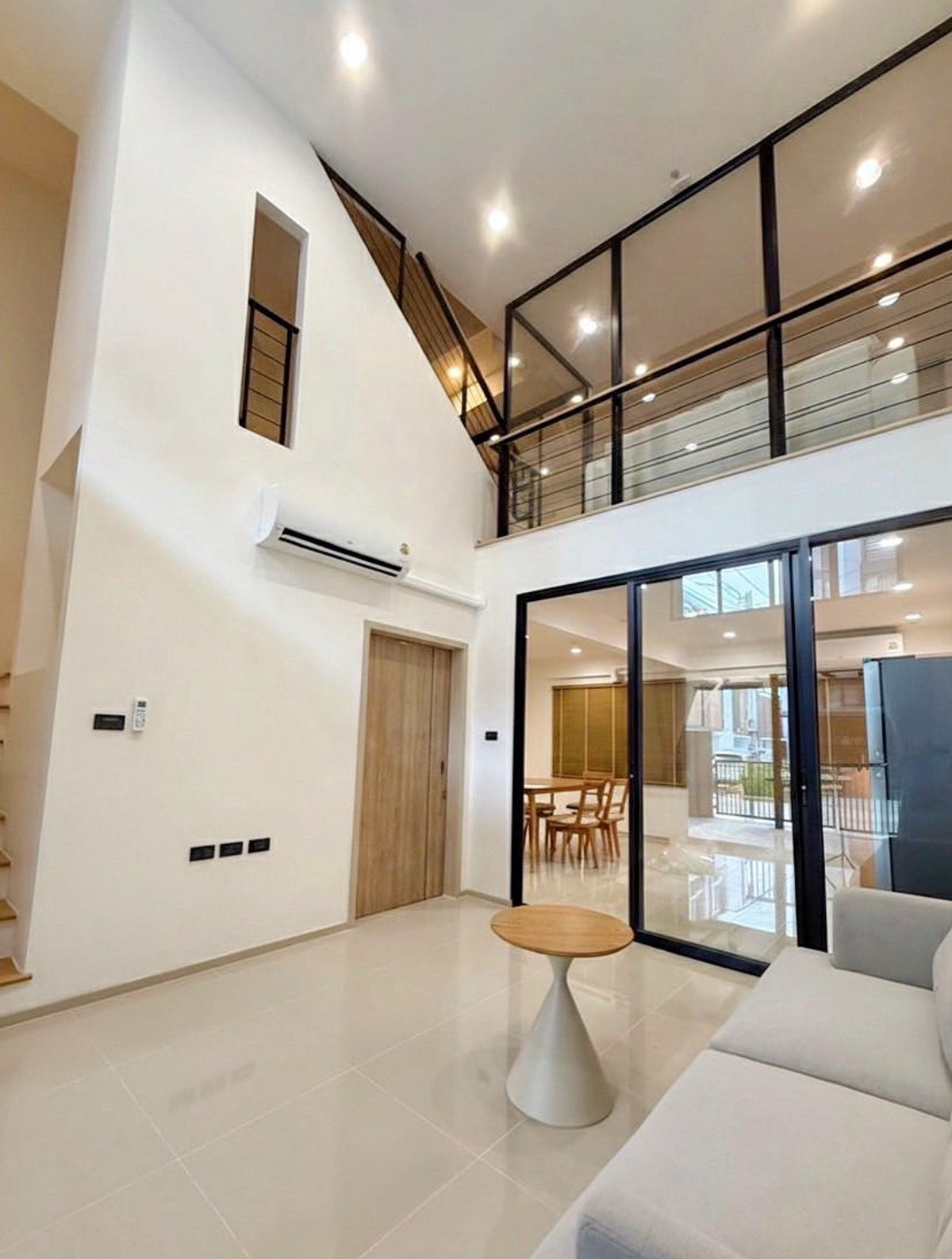 For RentTownhomePattanakan, Srinakarin : Townhome for rent, Chisen Phatthanakan 32, corner house, fully furnished