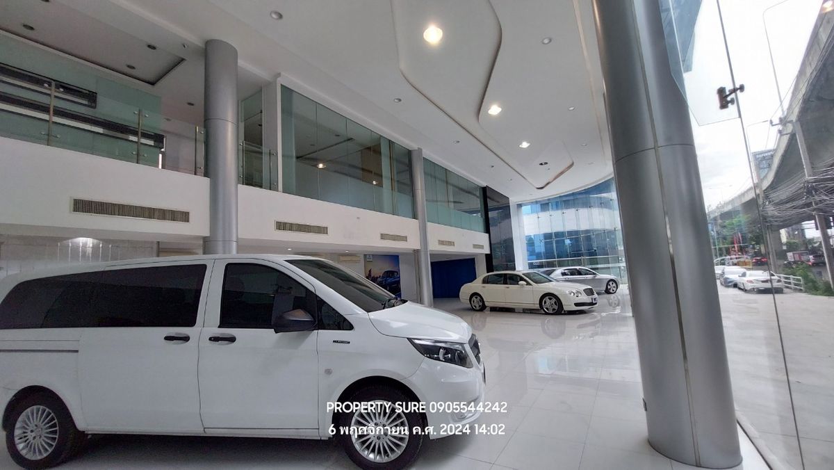For RentShowroomRama9, Petchburi, RCA : Car showroom for rent with 3-storey office building, on Rama 9 Road, in the heart of Rama 9 business district.