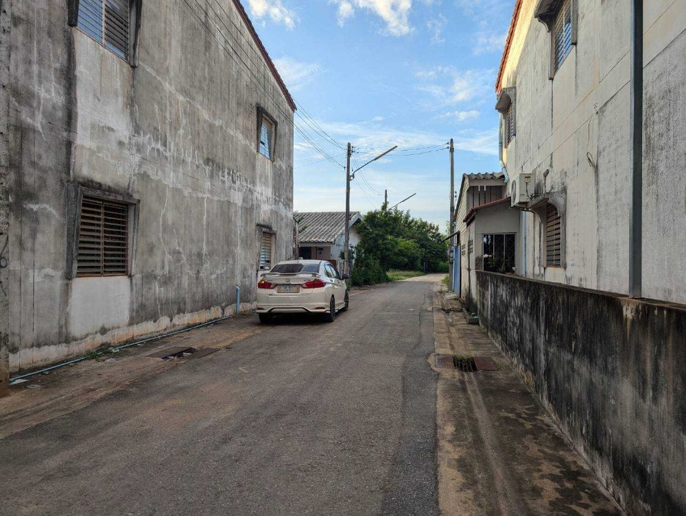 ขายที่ดินสมุย สุราษฎร์ธานี : ขายที่ดินเปล่าใจกลางเมืองสุราษฎร์ธานี ซอยปทุมพร 18 เนื้อที่ 385 ตารางวา