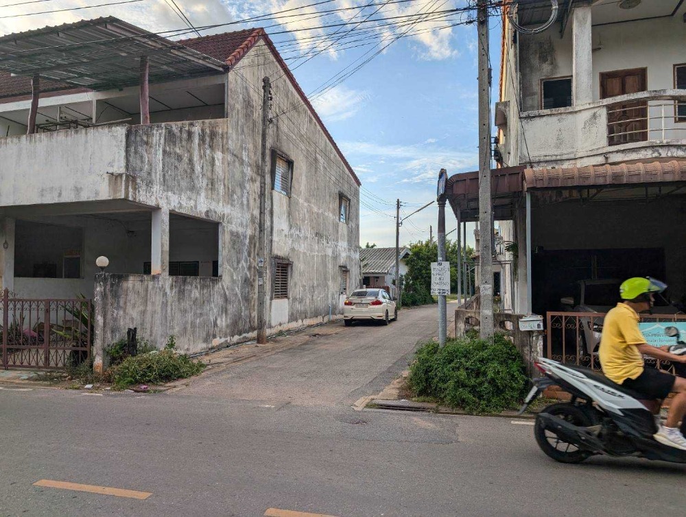 ขายที่ดินสมุย สุราษฎร์ธานี : ขายที่ดินเปล่าใจกลางเมืองสุราษฎร์ธานี ซอยปทุมพร 18 เนื้อที่ 385 ตารางวา