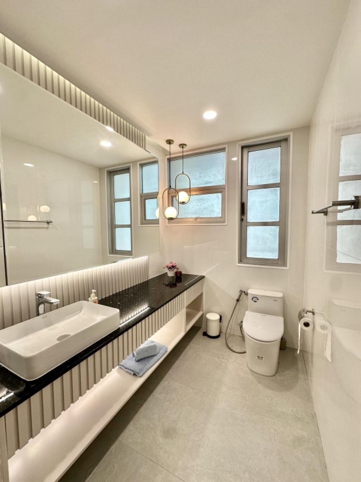 For SaleCondoRatchathewi,Phayathai : 📣 Condo for sale in Ban Krung, Siam-Pathumwan, 3 bedrooms, 119 sqm. New decoration, ready to inquire, make an appointment to see the room 📲 093-616-4456 (sales department)