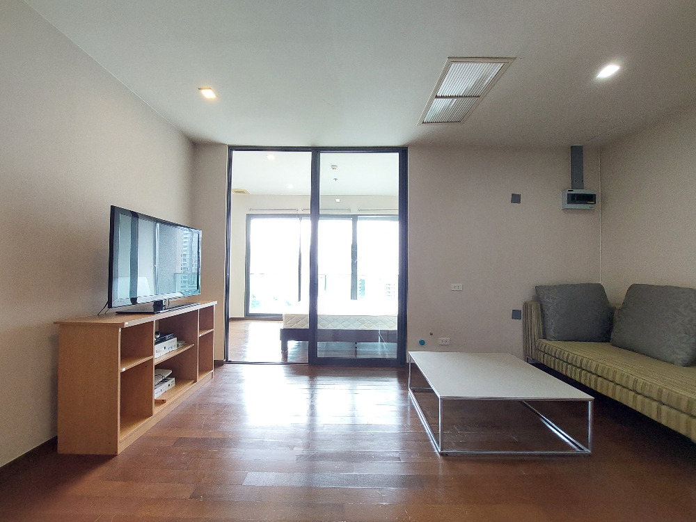 For SaleCondoSukhumvit, Asoke, Thonglor : Condo with city view in Sukhumvit area, 100 meters from BTS.