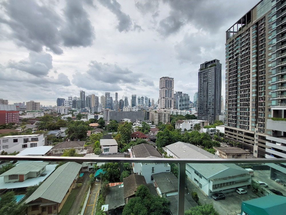 For SaleCondoSukhumvit, Asoke, Thonglor : Condo with city view in Sukhumvit area, 100 meters from BTS.