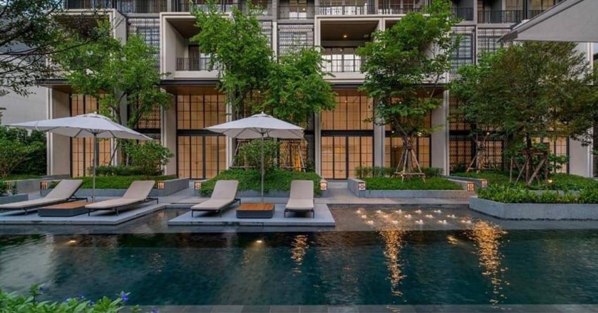 ขายทาวน์โฮมสุขุมวิท อโศก ทองหล่อ : 📢👇Sell with tenant contract til April 27
Stay safe with high security in super Luxury urban villa which near many International schools , restaurants, coffee shops, supermarkets. Pet allowed