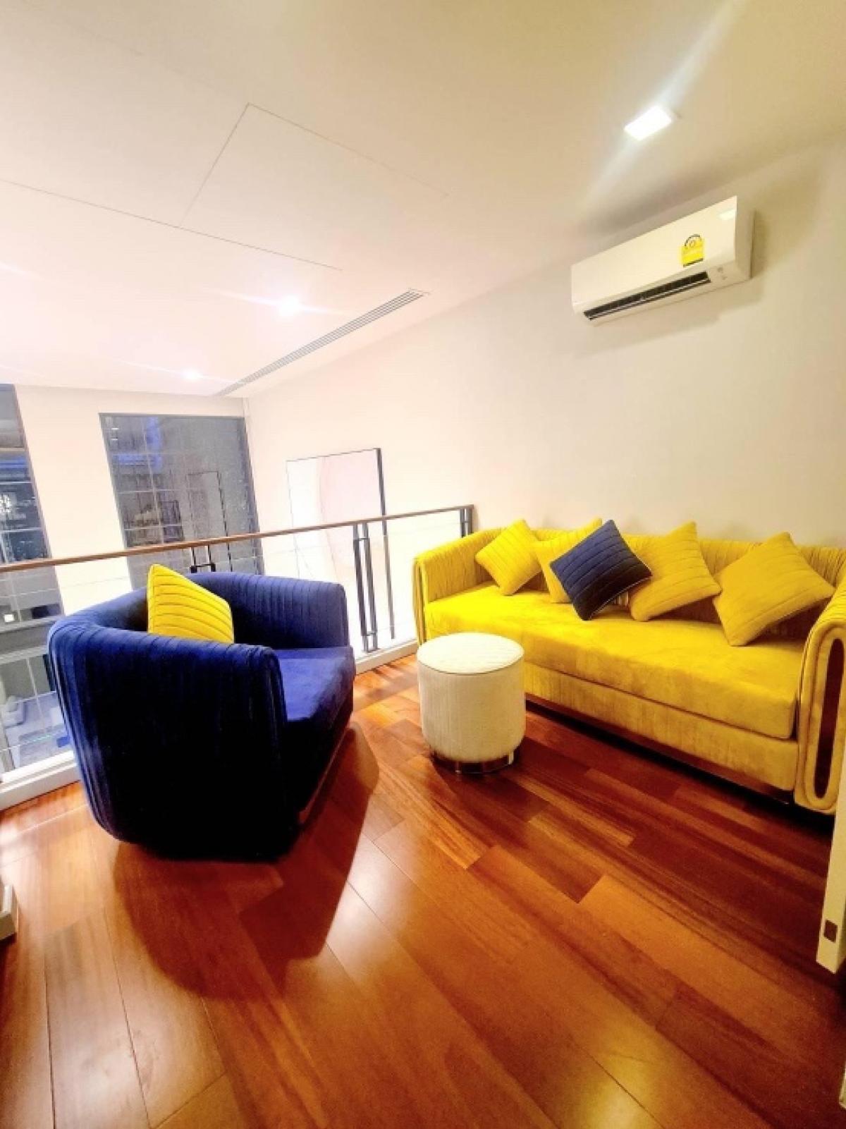 ขายทาวน์โฮมสุขุมวิท อโศก ทองหล่อ : 📢👇Sell with tenant contract til April 27
Stay safe with high security in super Luxury urban villa which near many International schools , restaurants, coffee shops, supermarkets. Pet allowed