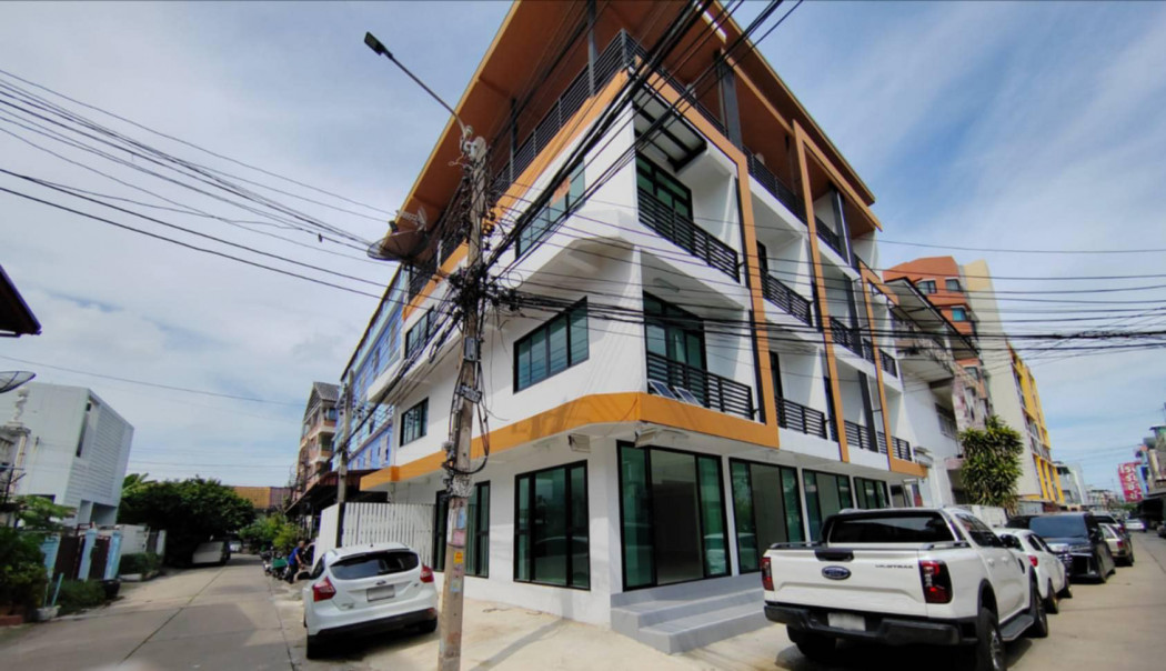 ขายอาคารพาณิชย์เสรีไทย-นิด้า : ขาย อาคาร 4 ชั้น บนถนนนวมินทร์ ทำเลดีมาก เนื้อที่ 50 ตร.วา พื้นที่ใช้สอย 420 ตร.ม. 16 ห้องนอน 17 ห้องน้ำ จอดรถได้ 3-4 คัน