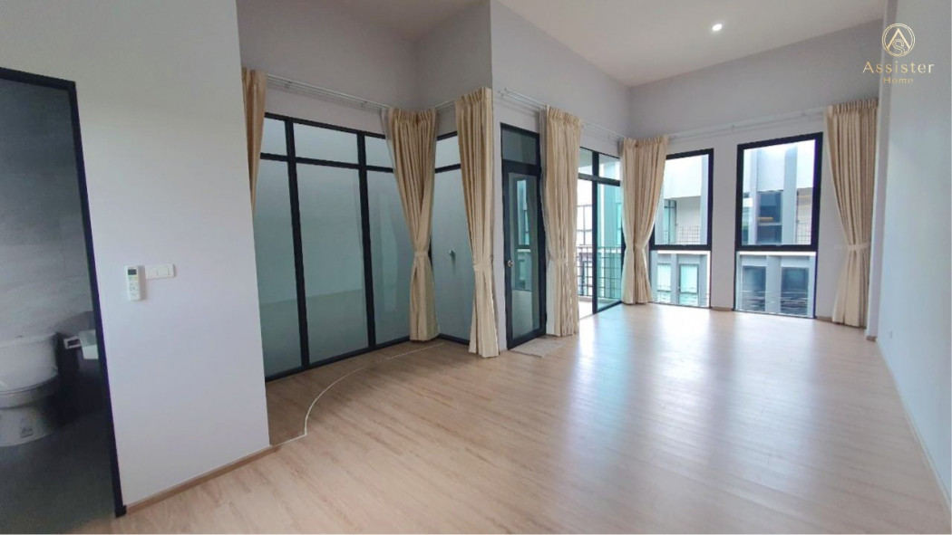 ขายทาวน์โฮมเกษตร นวมินทร์ ลาดปลาเค้า : ขาย/เช่า ทาวน์โฮม 3 ชั้น ลูฟ เกษตร-นวมินทร์  (LUVE Kaset-Nawamin) ลาดปลาเค้า 8 ใกล้ ม.เกษตรศาสตร์ 5 นาที ตกแต่งพร้อมอยู่  สะดวกมาก