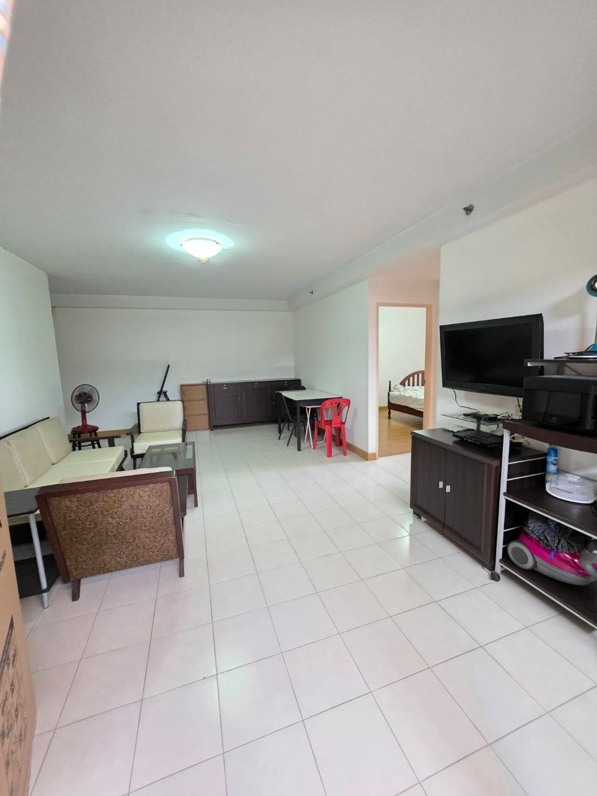 For RentCondoOnnut, Udomsuk : Convenient transportation, near BTS Udomsuk, only 150 meters, near the fresh market