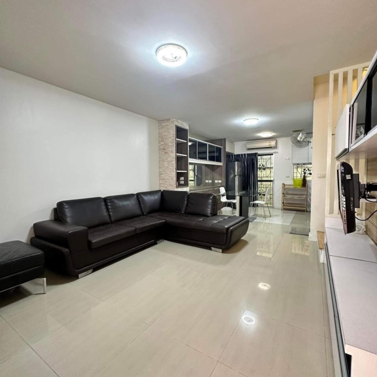 ขายทาวน์โฮมเกษตร นวมินทร์ ลาดปลาเค้า : 📢👇 ขายพร้อมผู้เช่าถึง 31 ธันวาคม 2569
ทาวน์โฮม 3 ชั้นใน หมู่บ้านทาวน์พลัส เกษตรนวมินทร์