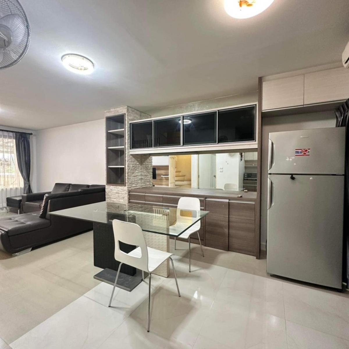 ขายทาวน์โฮมเกษตร นวมินทร์ ลาดปลาเค้า : 📢👇 ขายพร้อมผู้เช่าถึง 31 ธันวาคม 2569
ทาวน์โฮม 3 ชั้นใน หมู่บ้านทาวน์พลัส เกษตรนวมินทร์