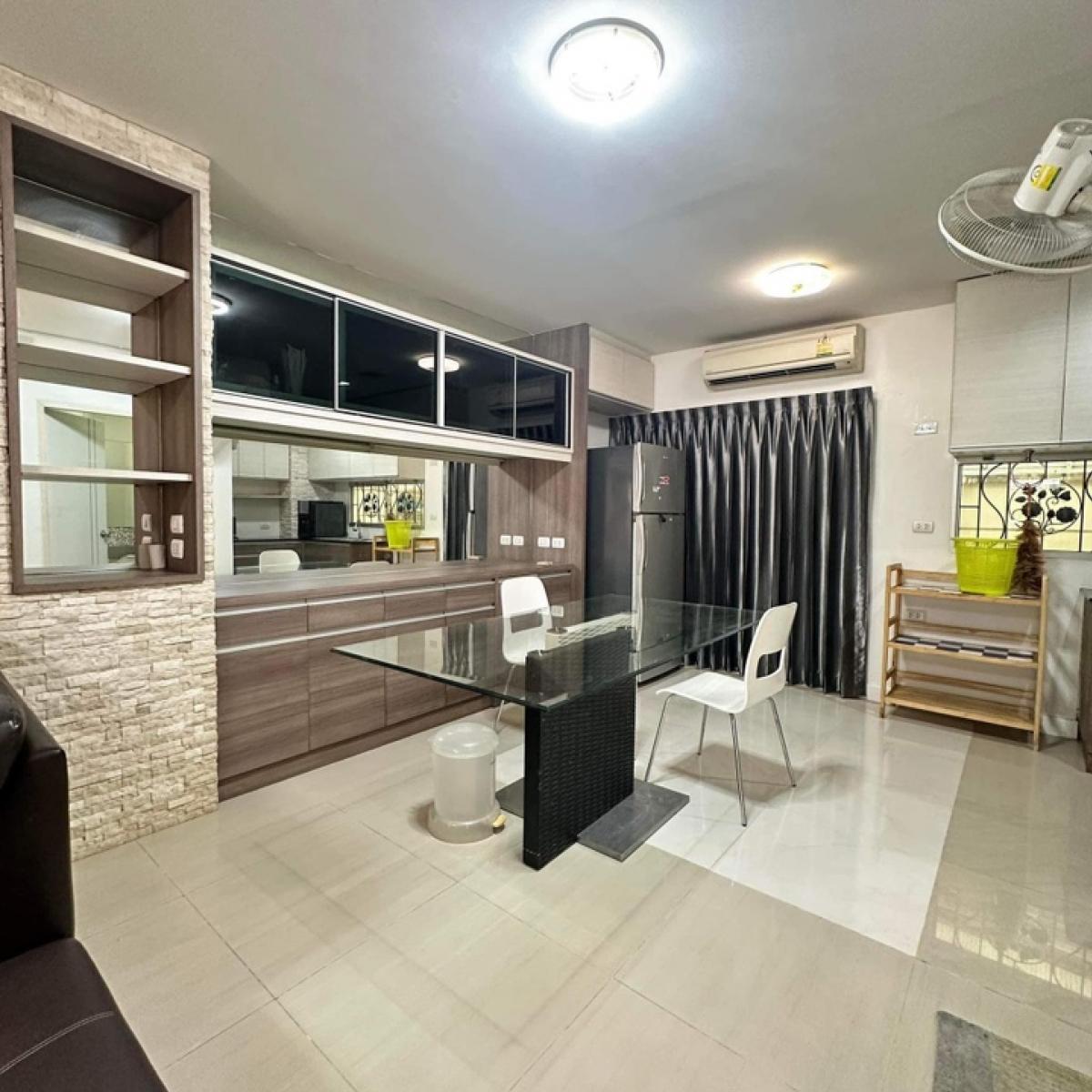 ขายทาวน์โฮมเกษตร นวมินทร์ ลาดปลาเค้า : 📢👇 ขายพร้อมผู้เช่าถึง 31 ธันวาคม 2569
ทาวน์โฮม 3 ชั้นใน หมู่บ้านทาวน์พลัส เกษตรนวมินทร์