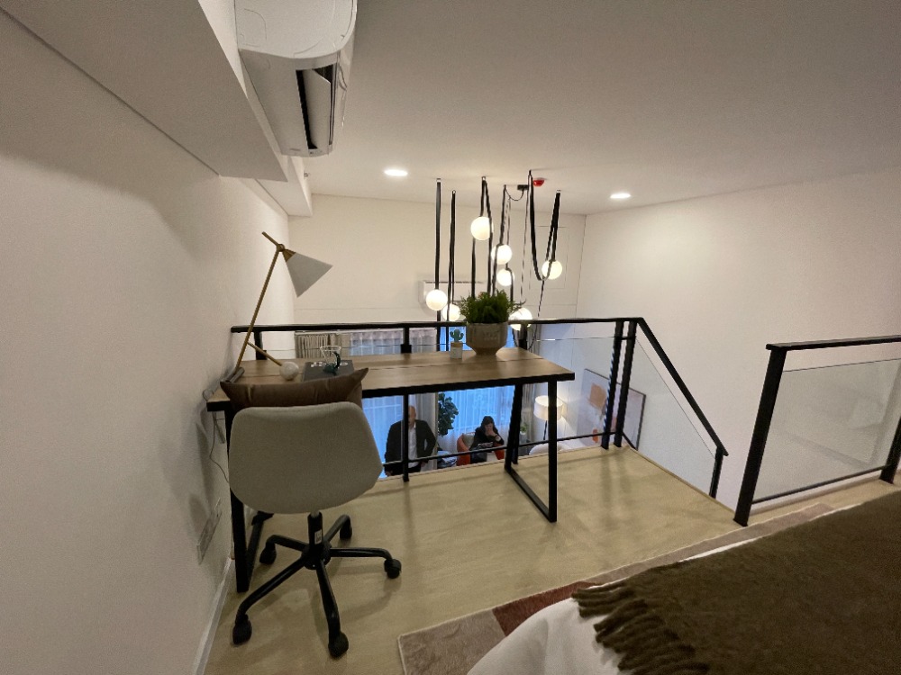 For SaleCondoRama9, Petchburi, RCA : Luxury condo for sale, Siamese Rama 9, large mixed-use project, 1 bedroom, 1 bathroom, usable area 27.50 sq m, high ceiling room, on Rama 9 Road, near the Orange Line.