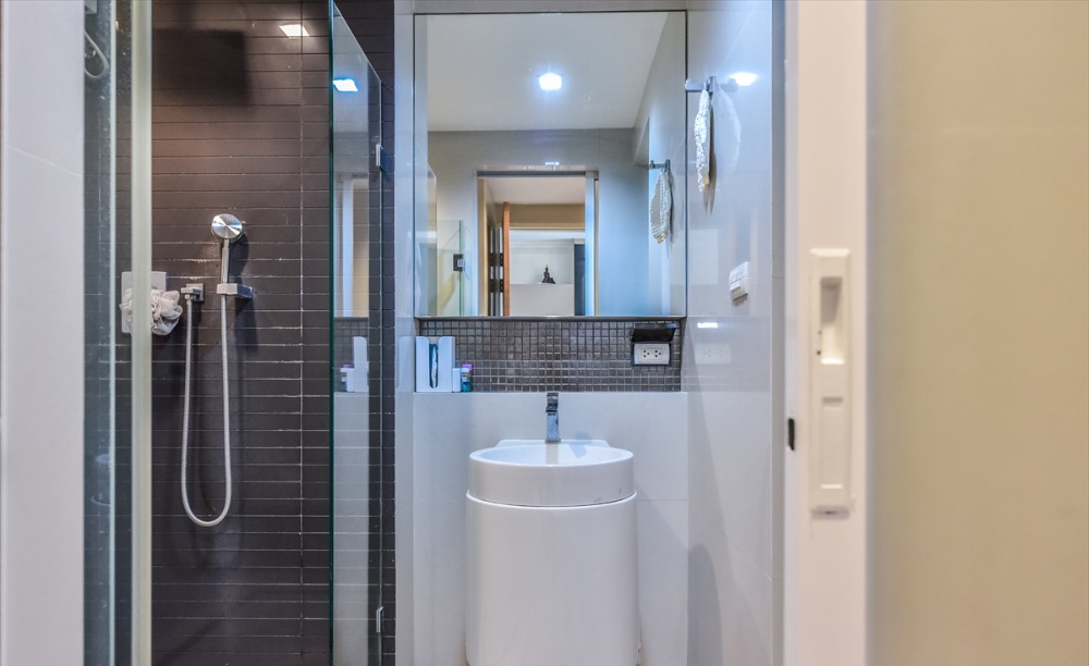 For SaleCondoSapankwai,Jatujak : Rhythm Phahol - Ari, near both Ari and Saphan Khwai, very beautiful room, owner lives there himself, never rented out, beautifully built.