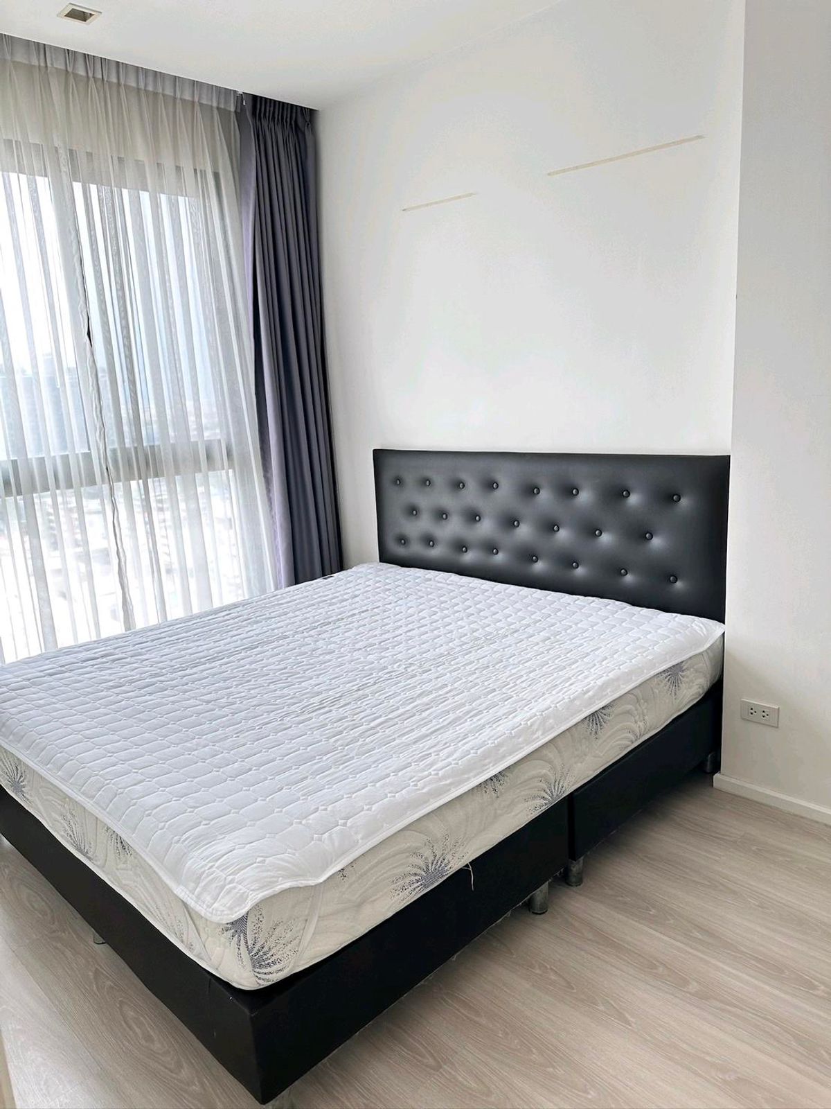 For RentCondoRatchadapisek, Huaikwang, Suttisan : Quinn Condo for RENT 16,500 BAHT 36 SQM. Beautiful room ready to move in.