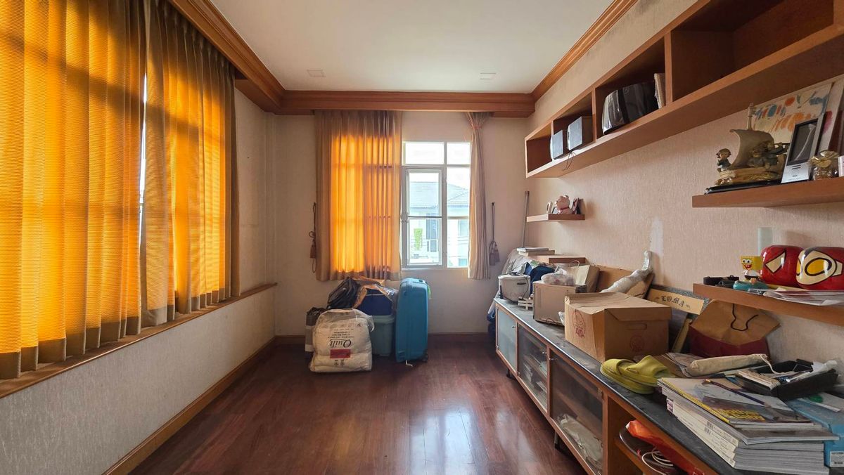 ขายบ้านเกษตรศาสตร์ รัชโยธิน : ขายบ้านเดี่ยว 2 ชั้น หมู่บ้านนันทวัน-วัชรพล  ถนนสุขาภิบาล 5 เขตบางเขน กรุงเทพมหานคร เนื้อที่ 91 ตารางวา พื้นที่ใช้สอย 220 ตารางเมตร 4 ห้องนอน 3 ห้องน้ำ