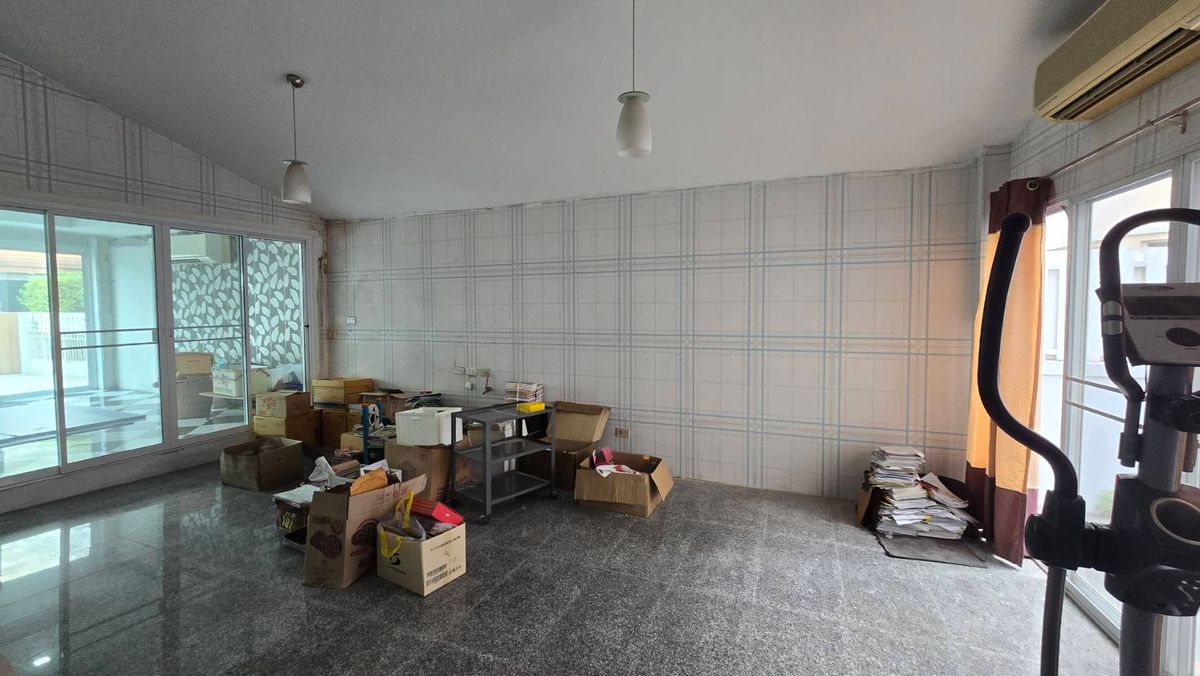 ขายบ้านเกษตรศาสตร์ รัชโยธิน : ขายบ้านเดี่ยว 2 ชั้น หมู่บ้านนันทวัน-วัชรพล  ถนนสุขาภิบาล 5 เขตบางเขน กรุงเทพมหานคร เนื้อที่ 91 ตารางวา พื้นที่ใช้สอย 220 ตารางเมตร 4 ห้องนอน 3 ห้องน้ำ