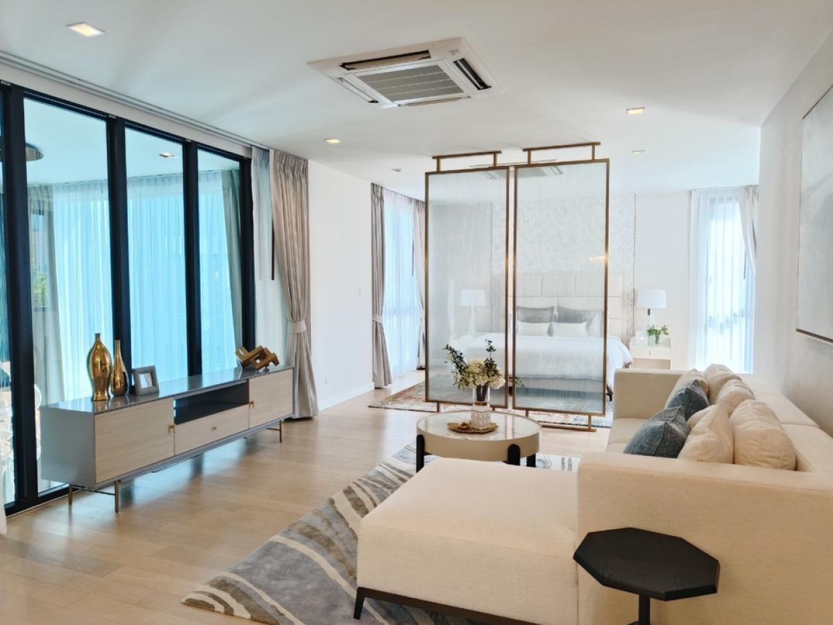 For SaleHouseOnnut, Udomsuk : Special price The Ava Residence Sukhumvit 77 size 620 square meters 5 bed 6 bath only 65 MB make an appointment to view 086-795-9997 Jimmy