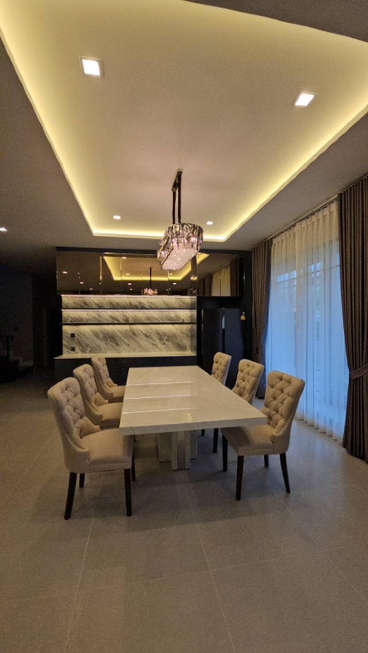 ขายบ้านลาดกระบัง สุวรรณภูมิ : ขายบ้าน grand bangkok boulevard ขนาด 447 Sq.m 4 bed 5 bath เพียง 42 MB ติดต่อ 086-795-9997 จิมมี่