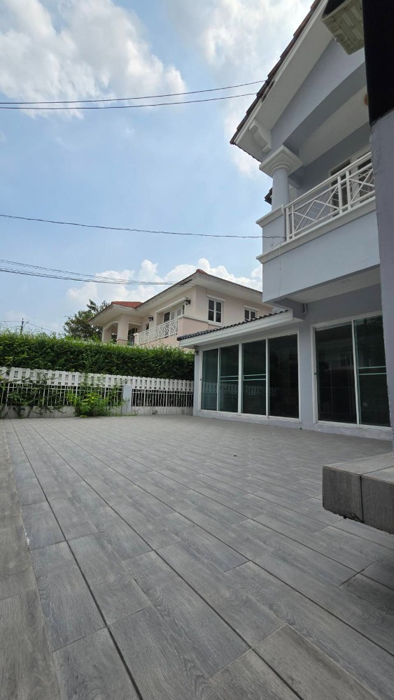 ขายบ้านเกษตรศาสตร์ รัชโยธิน : ขายบ้านเดี่ยว 2 ชั้น หมู่บ้านนันทวัน-วัชรพล  ถนนสุขาภิบาล 5 เขตบางเขน กรุงเทพมหานคร เนื้อที่ 91 ตารางวา พื้นที่ใช้สอย 220 ตารางเมตร 4 ห้องนอน 3 ห้องน้ำ