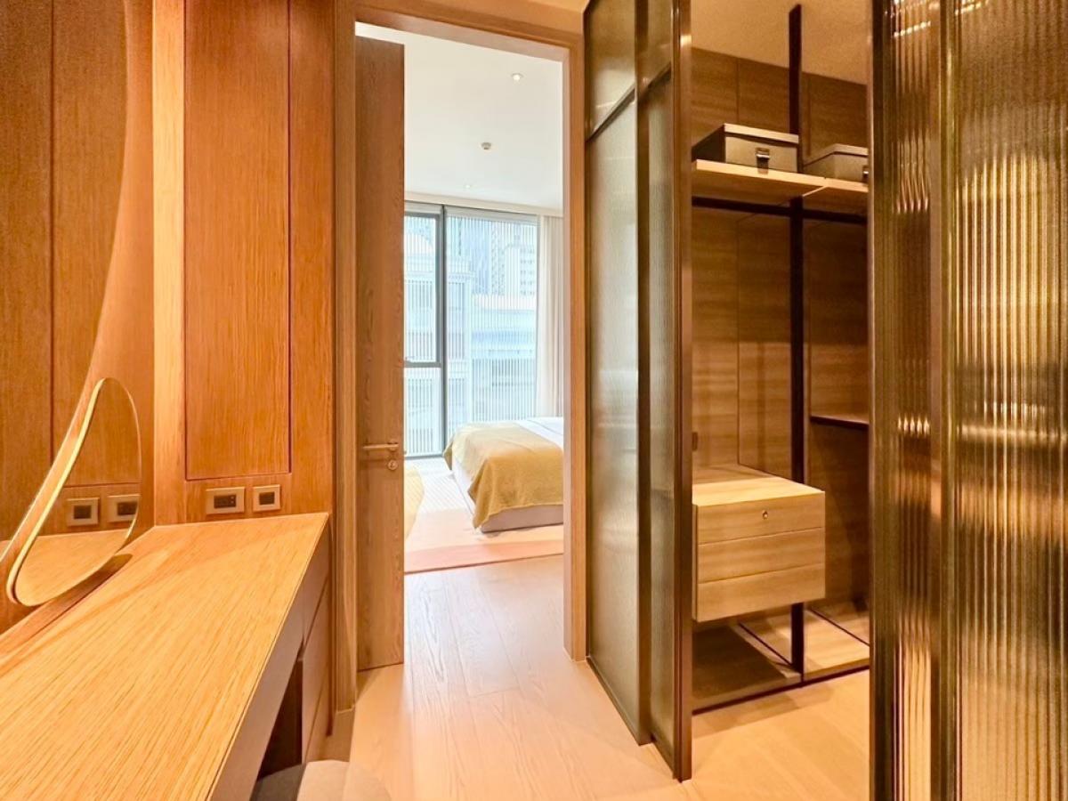 ขายคอนโดวิทยุ ชิดลม หลังสวน : ราคาพิเศษ ขายคอนโด Scope Langsuan ขนาด 85 Sq.m 1 bed 2 bath เพียง 35 MB เท่านั้น ติดต่อ 086-795-9997 จิมมี่
