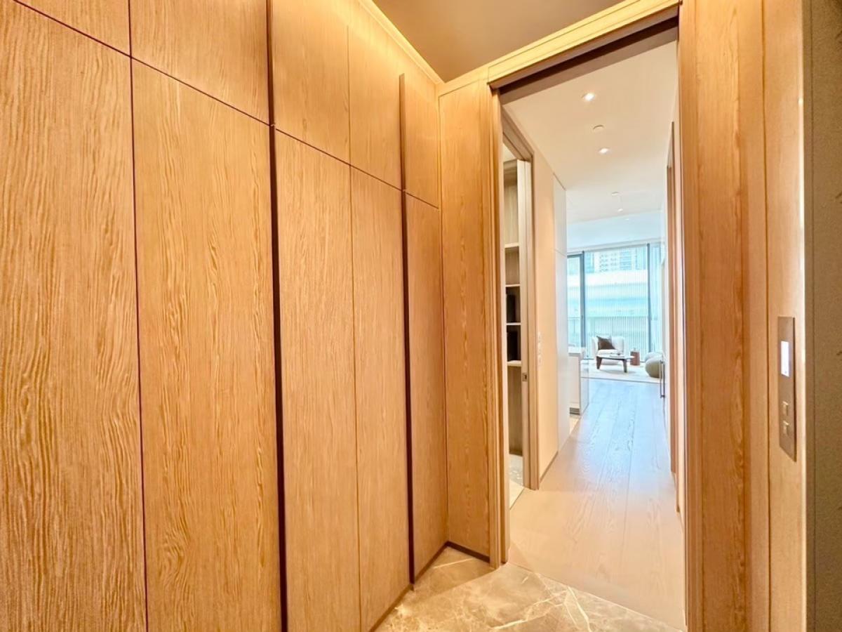 ขายคอนโดวิทยุ ชิดลม หลังสวน : ราคาพิเศษ ขายคอนโด Scope Langsuan ขนาด 85 Sq.m 1 bed 2 bath เพียง 35 MB เท่านั้น ติดต่อ 086-795-9997 จิมมี่