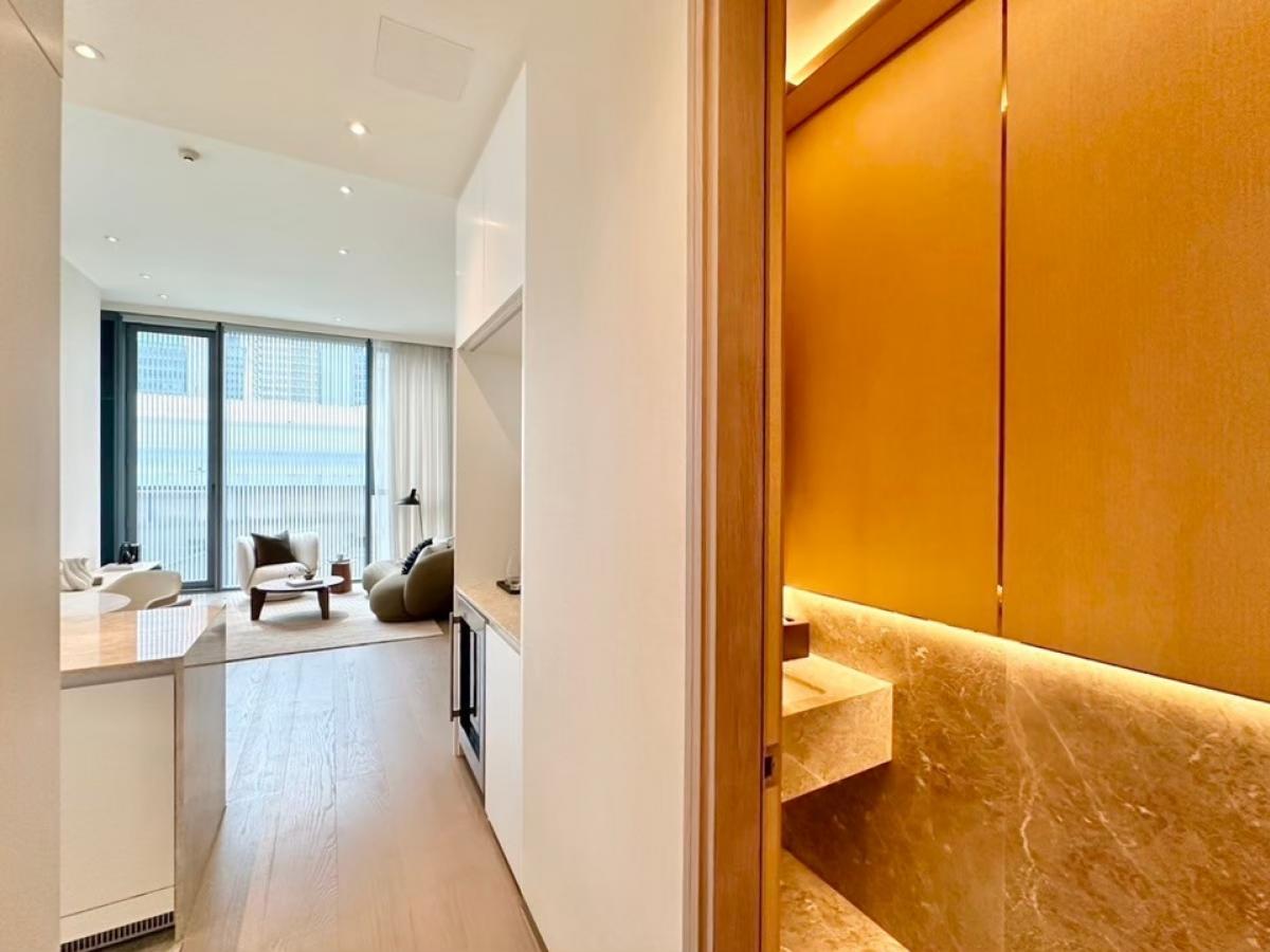 ขายคอนโดวิทยุ ชิดลม หลังสวน : 𝐇𝐎𝐓 𝐃𝐄𝐀𝐋 ขายคอนโด Scope Langsuan ขนาด 85 Sq.m 1 bed 2 bath เพียง 35 MB เท่านั้น ติดต่อ 086-795-9997 จิมมี่