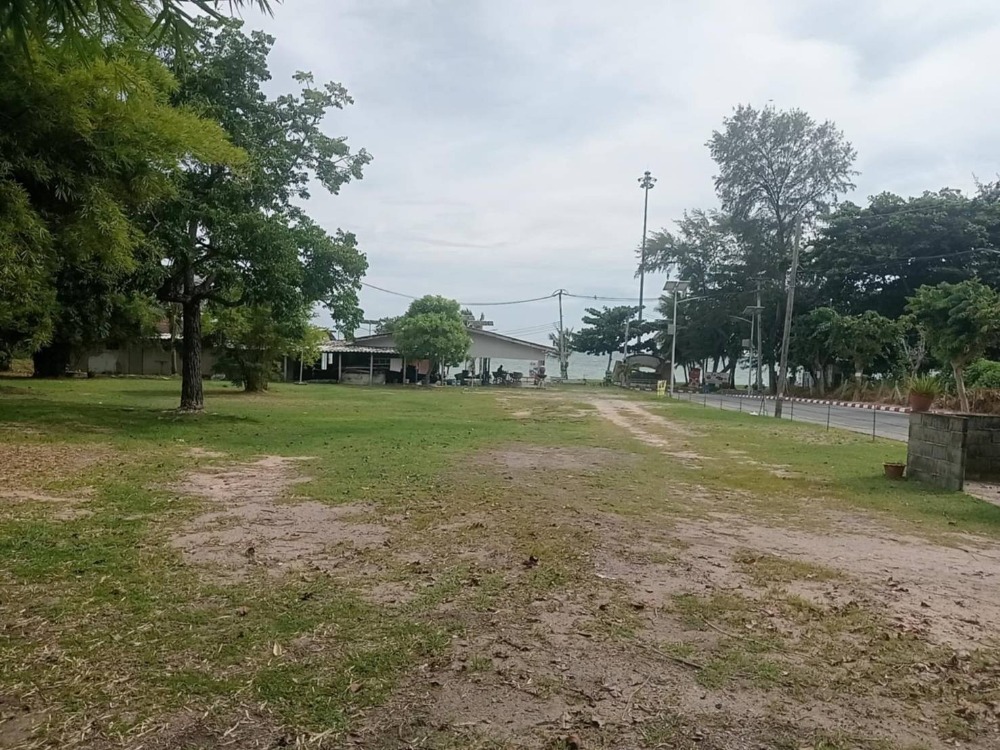 ขายที่ดินระยอง : ขาย ที่ดิน 4-0-42 ไร่ แปลงมุม ติดหาดน้ำริน บ้านฉาง ระยอง