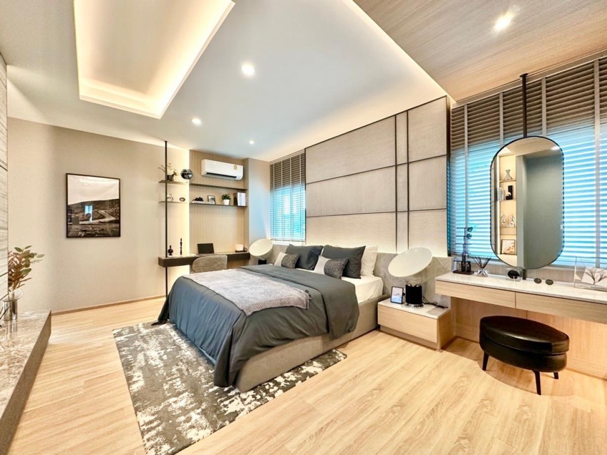 For SaleHousePattanakan, Srinakarin : House for sale, Nirvana Absolute, Krungthep Kreetha, size 230 Sq.m, 4 bed, 4 bath, only 17,52,0000, contact 086-795-9997 (Jimmy)